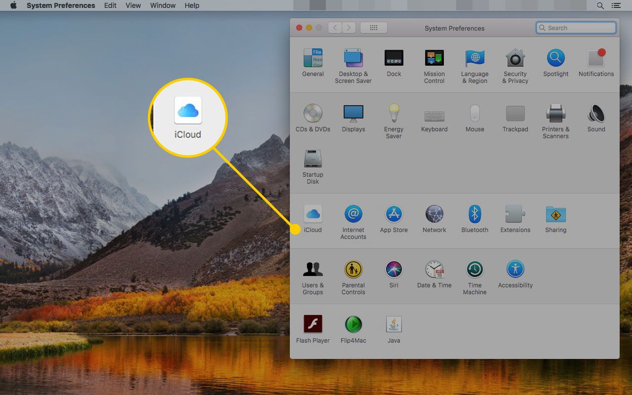 Системные настройки на Mac с выделенным iCloud